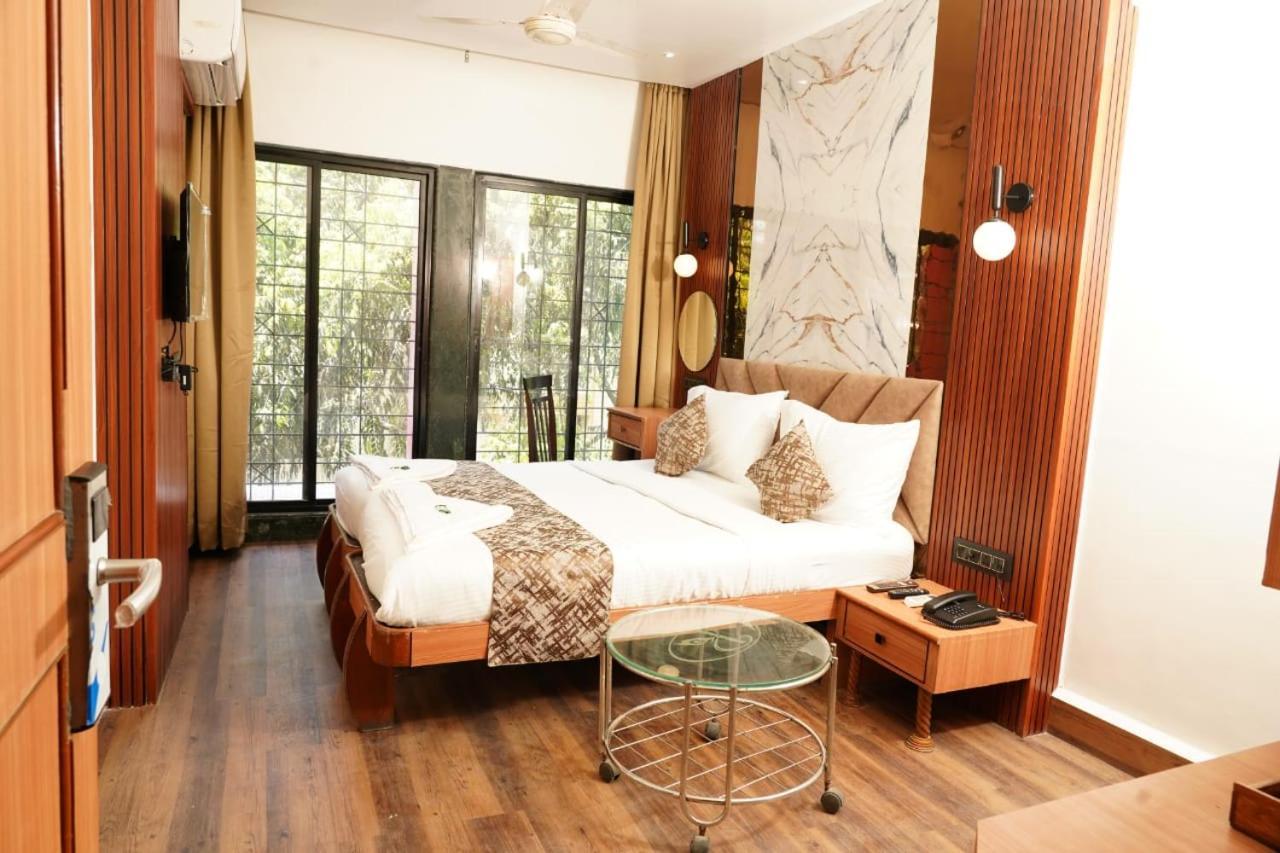 Hotel Padma Krishna Pune Luaran gambar