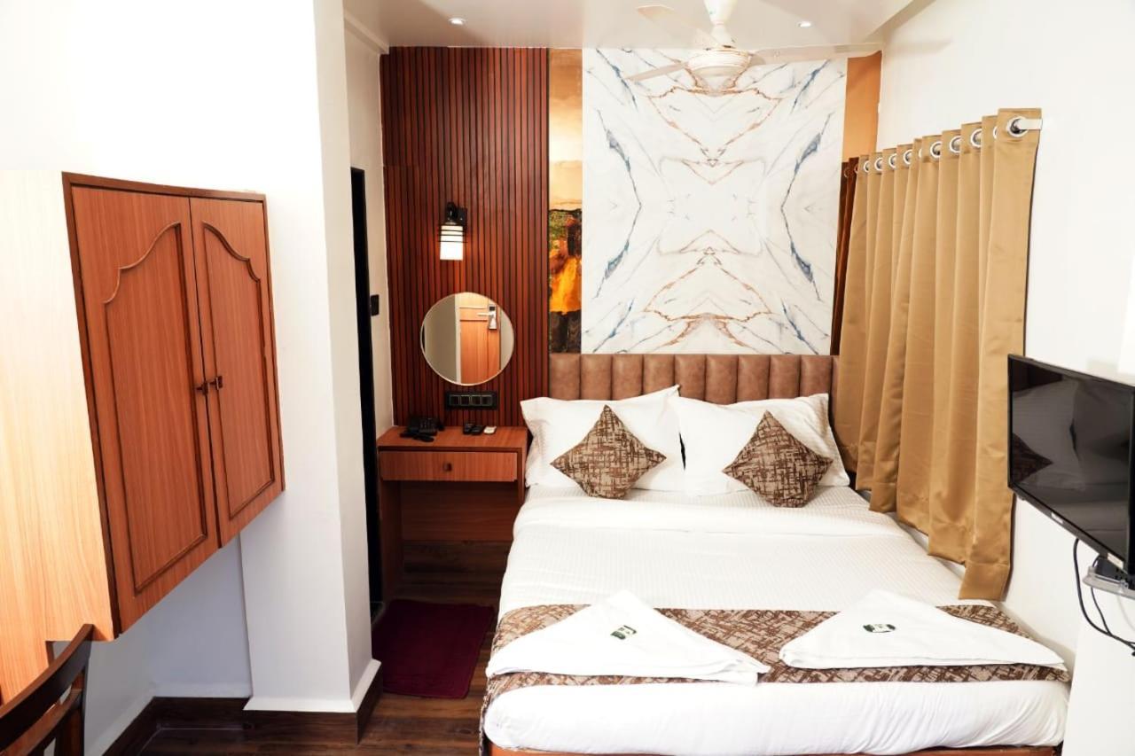 Hotel Padma Krishna Pune Luaran gambar